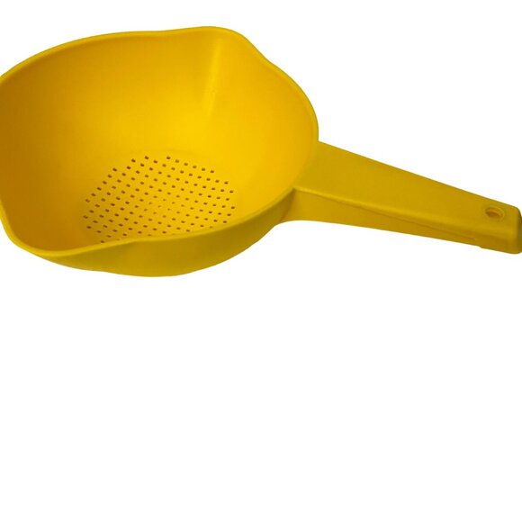 Yellow Plastic Colander With Handle For Kitchen Use - Picture 7 of 8